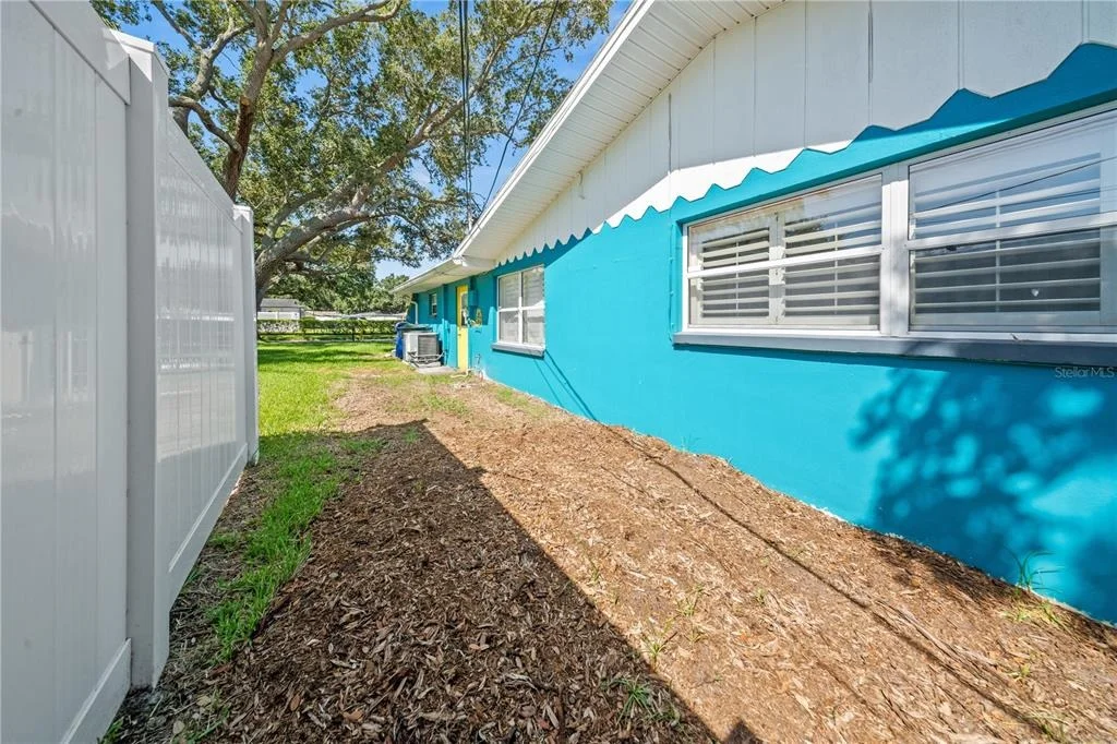 Photo of 986 LEXINGTON DRIVE