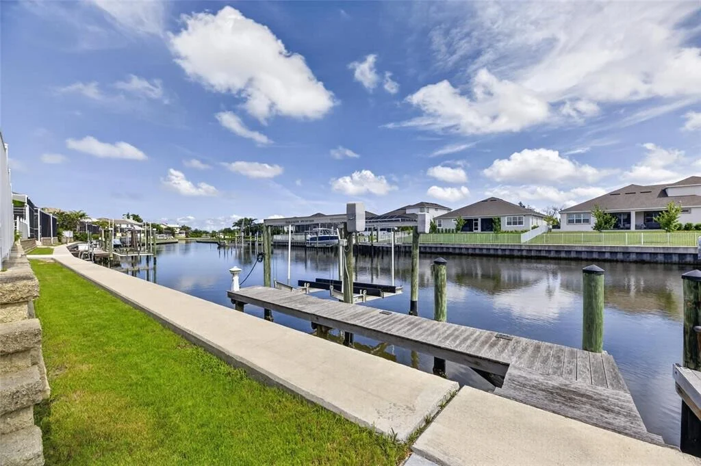 Photo of 715 ISLEBAY DRIVE