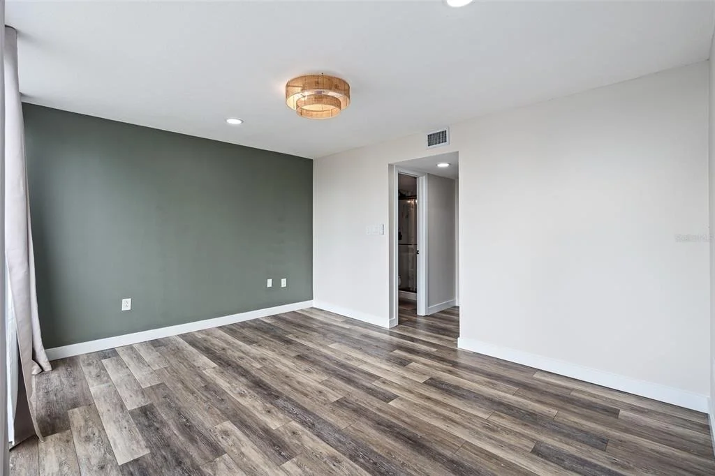 Photo of Unit UT87 at 5500 OCEAN SHORE BOULEVARD
