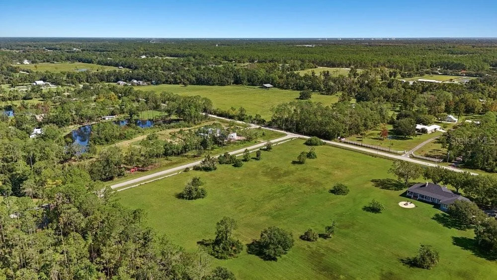 Photo of 420 LEEWAY TRAIL