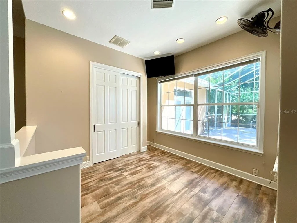 Photo of 7122 SE 12TH CIRCLE