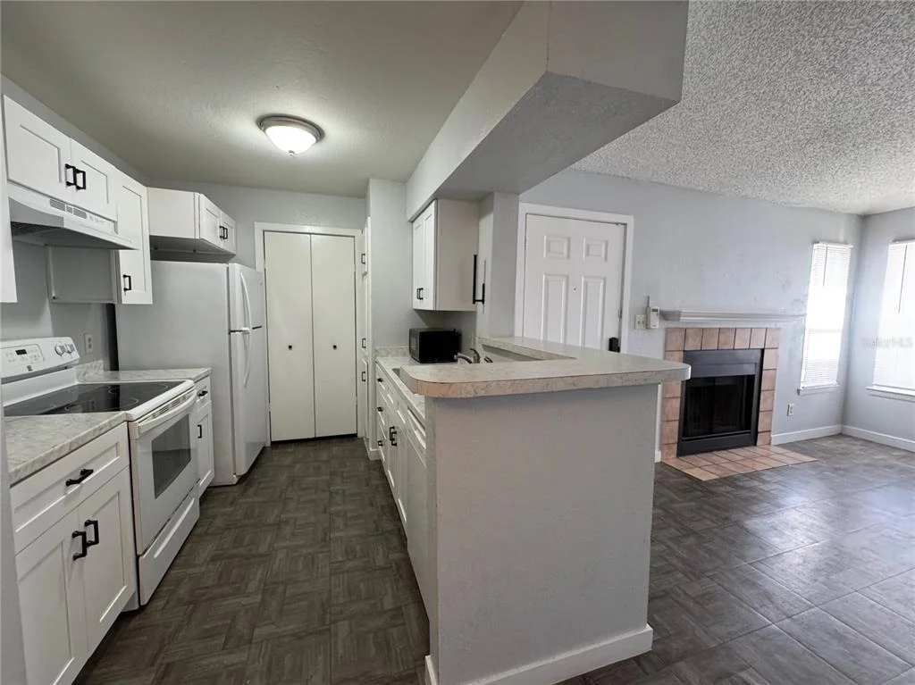 Photo of Unit 203 at 5540 DEVONBRIAR WAY