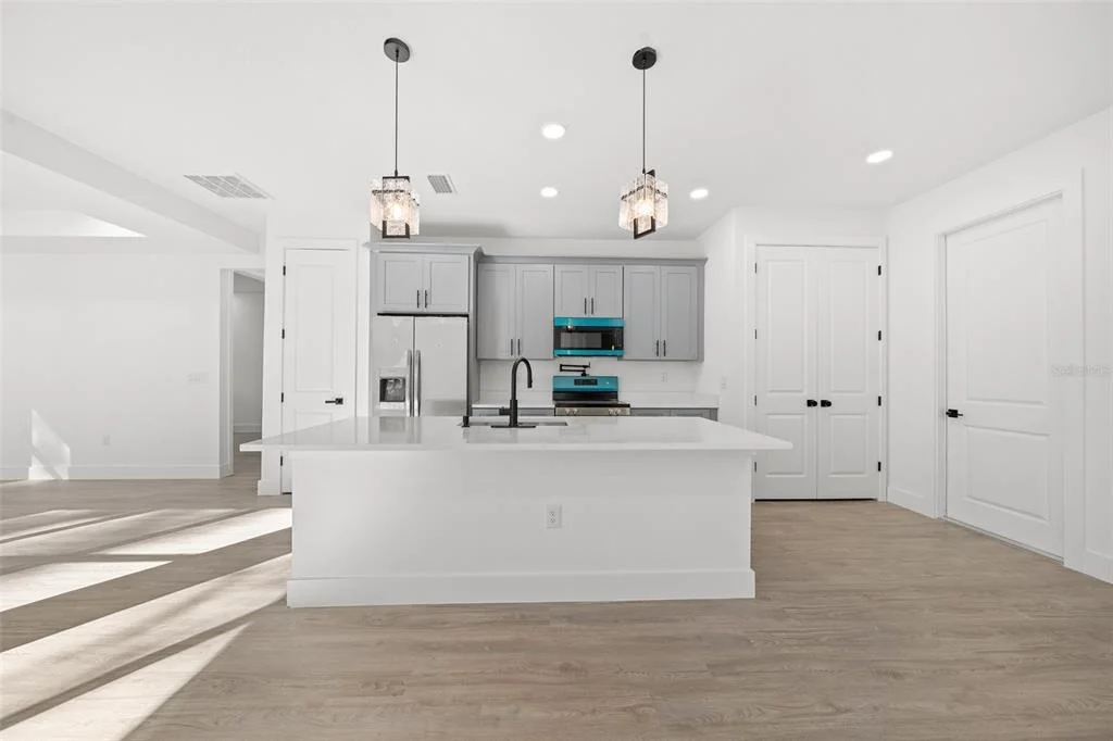 Photo of 4 OAK CIRCLE
