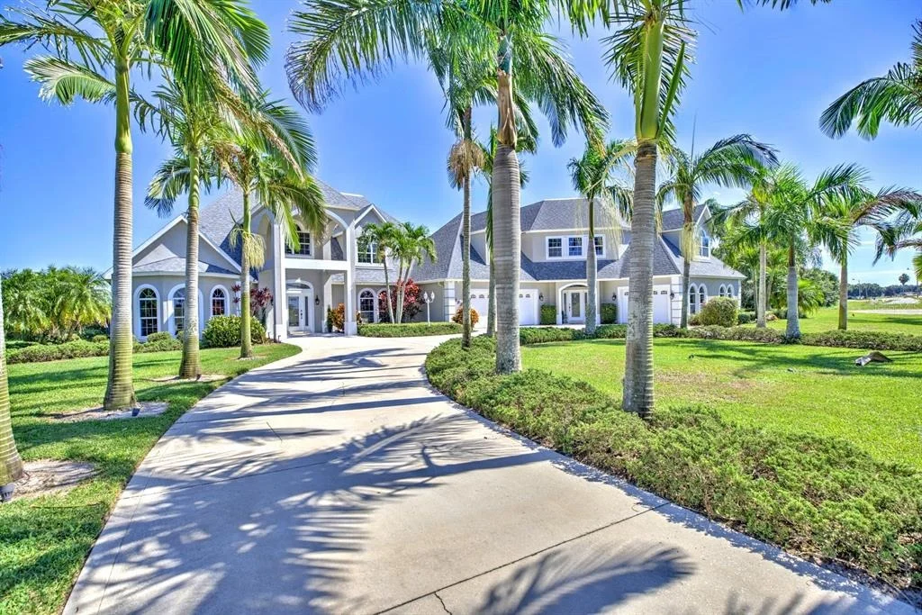Photo of 492 SUNSET POINTE DRIVE