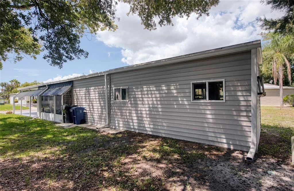 Photo of 214 DOLPHIN DRIVE N
