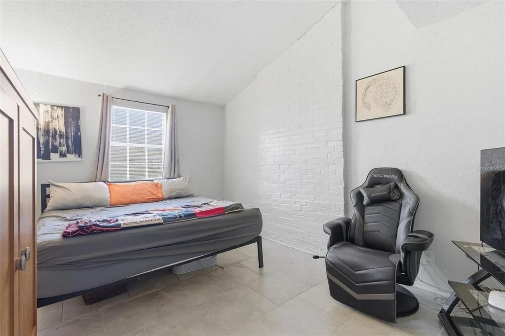 Photo of 4327 BEACON SQUARE DRIVE