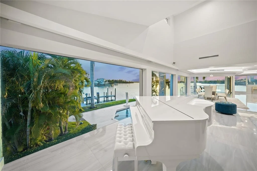 Photo of 1400 SIESTA DRIVE