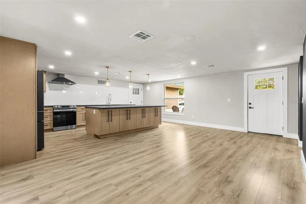 Photo of 4036 SUNRAY DRIVE
