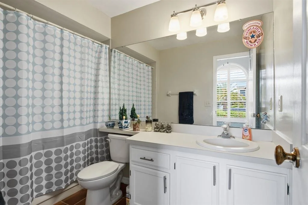 Photo of 141 OLD OAK CIRCLE
