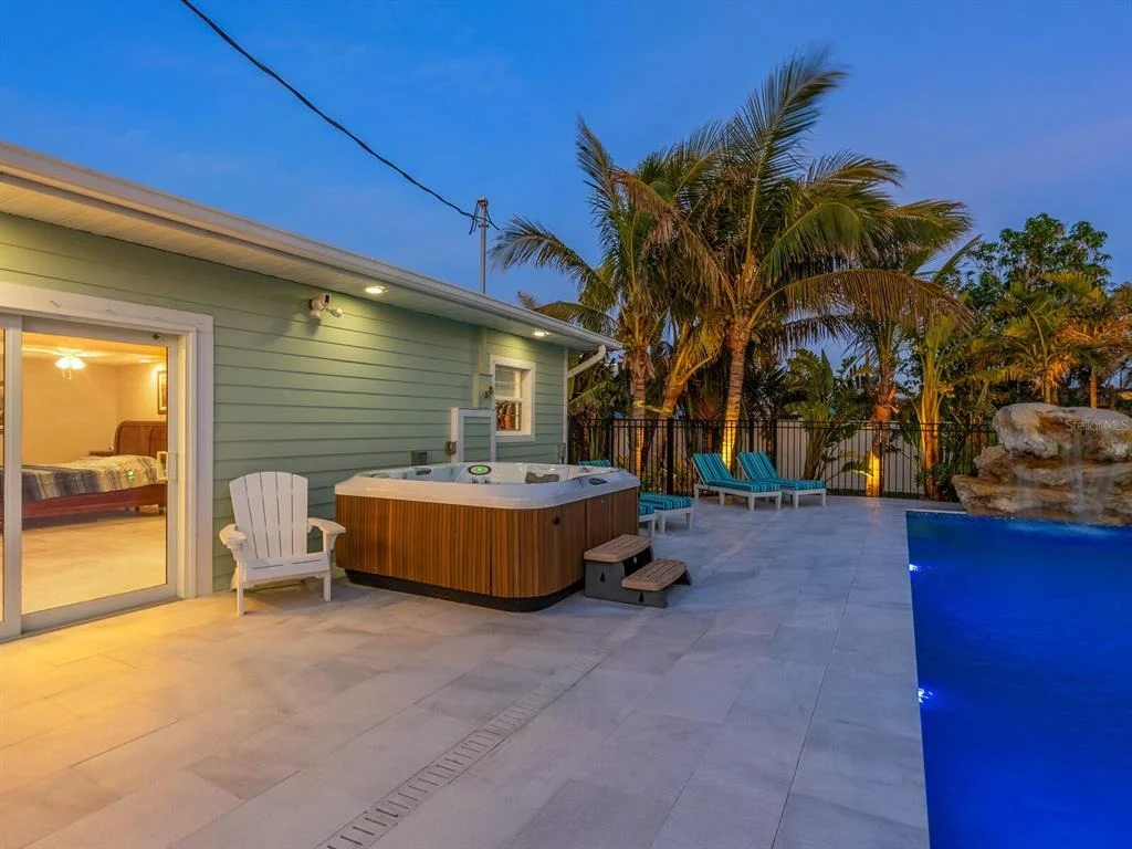 Photo of 221 LYCHEE ROAD