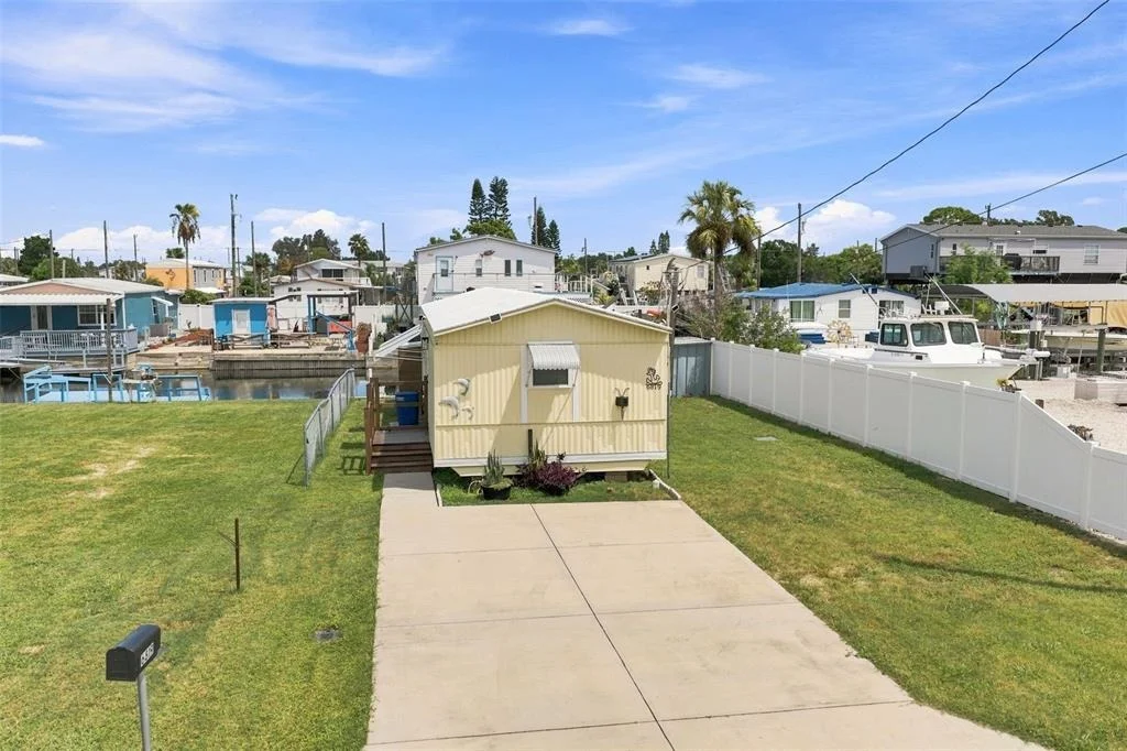 Photo of 6819 HERON LANE