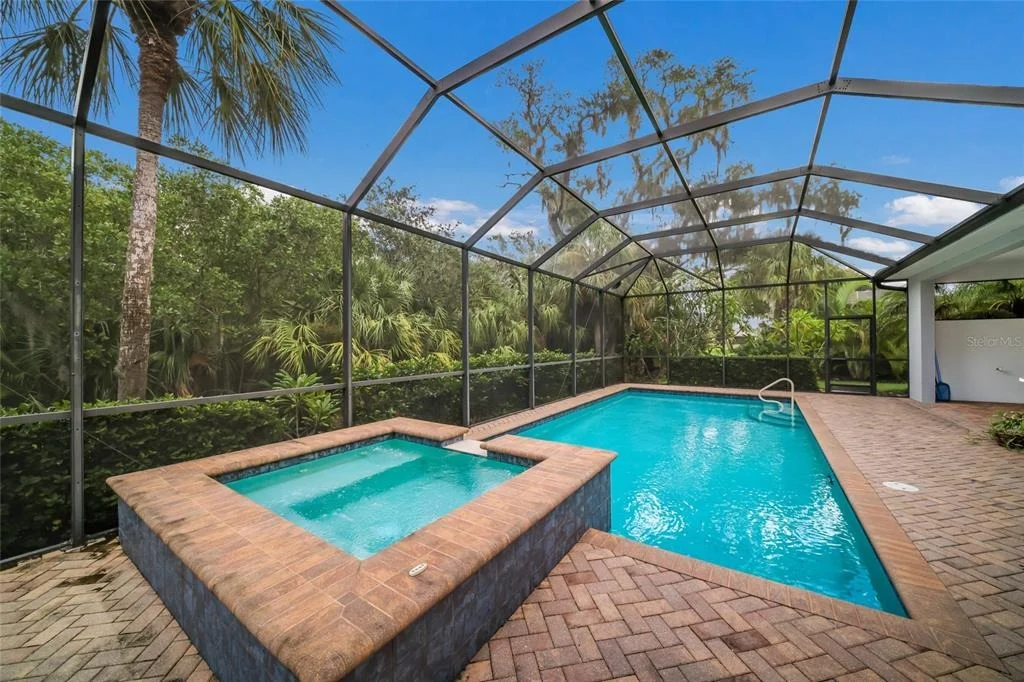 Photo of 921 RIVERSCAPE STREET