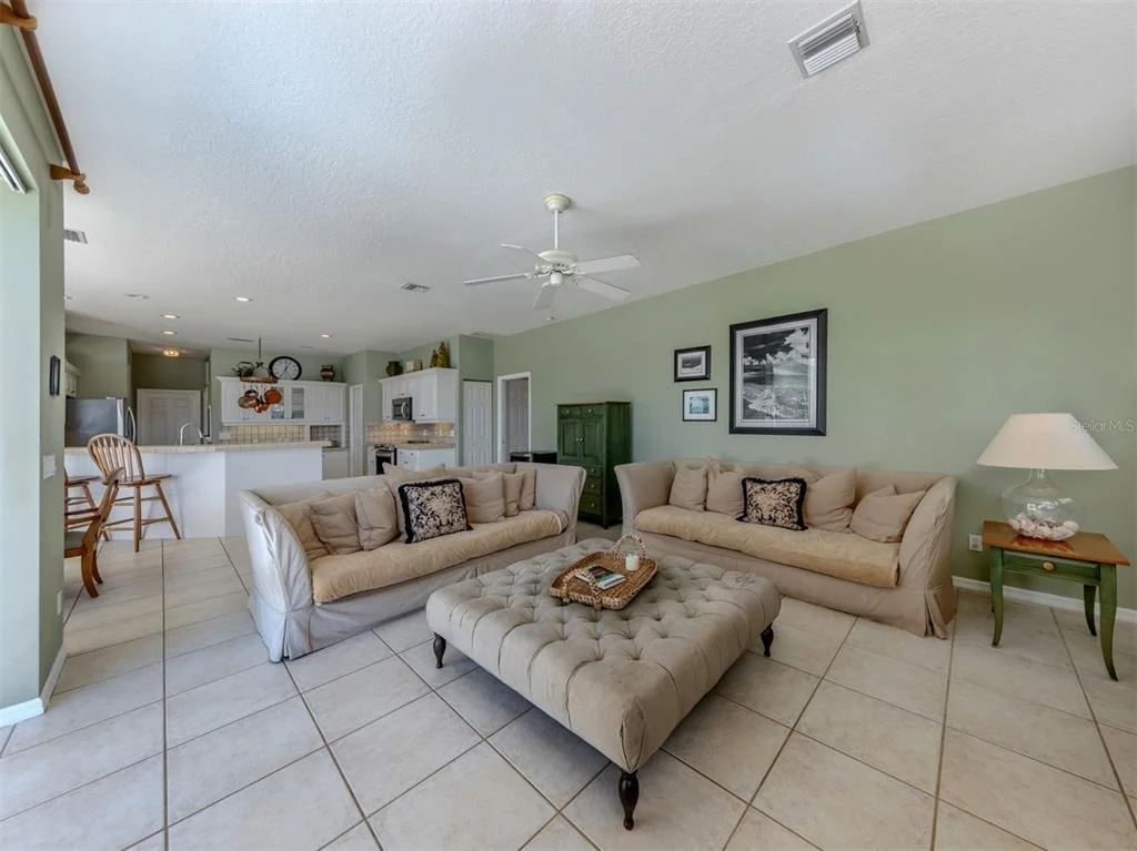 Photo of 853 HILLCREST DRIVE