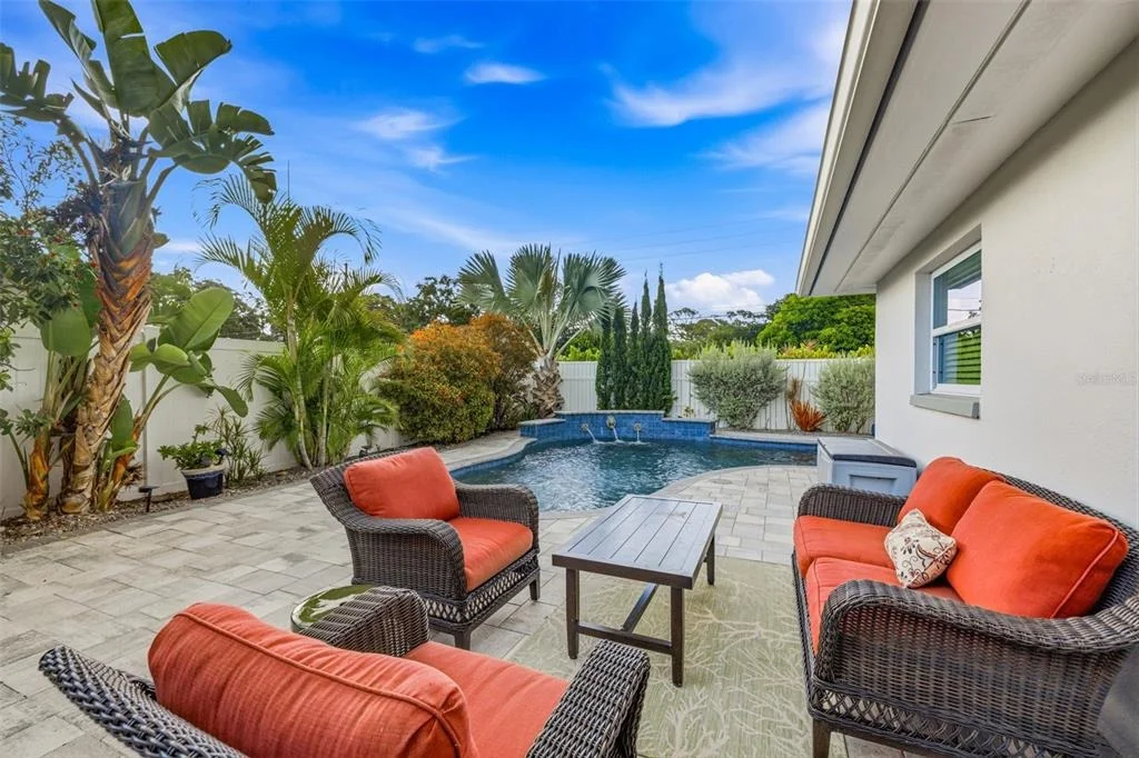 Photo of 894 JOAN STREET