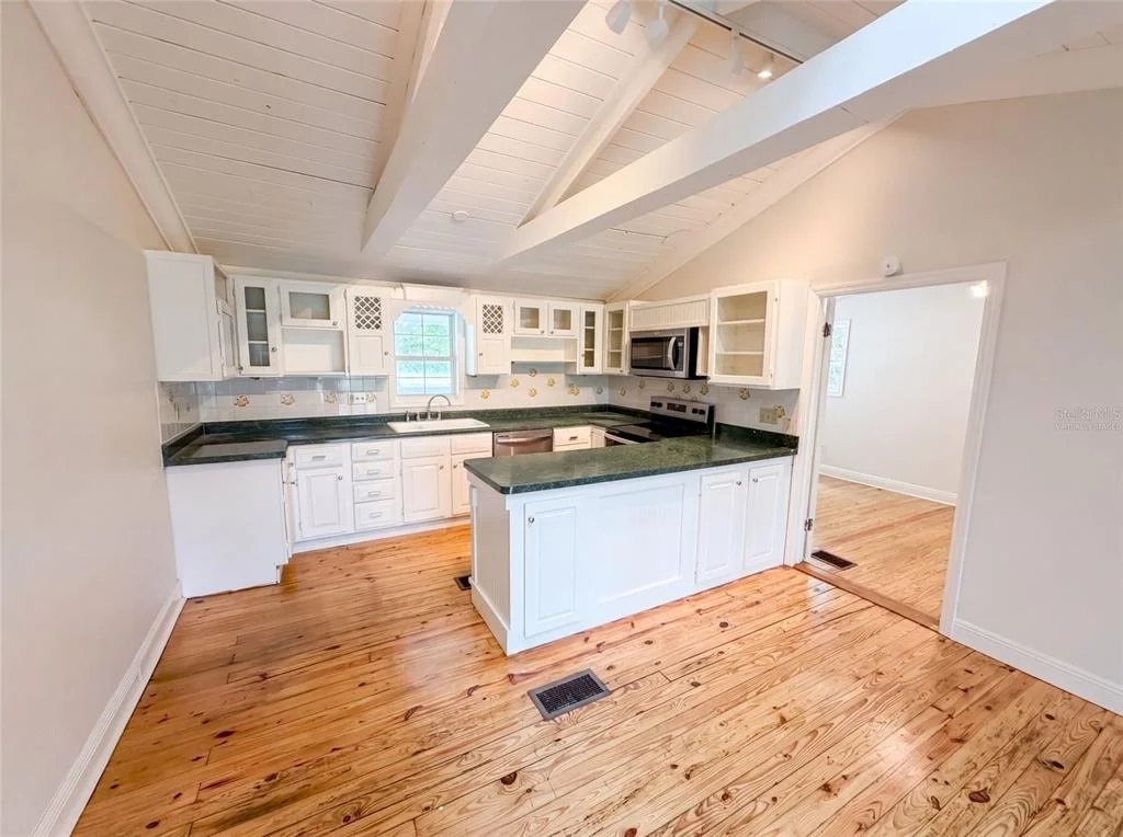 Photo of 175 LAKE GENEVA ROAD