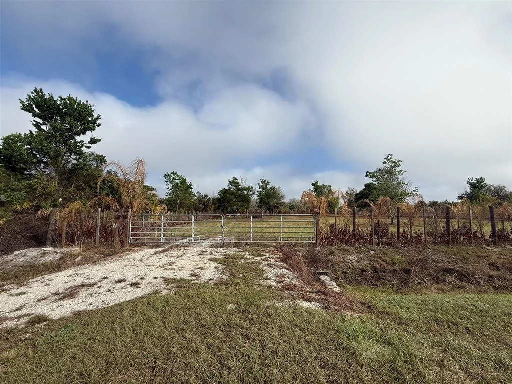 Photo of 17231 NW 268TH STREET