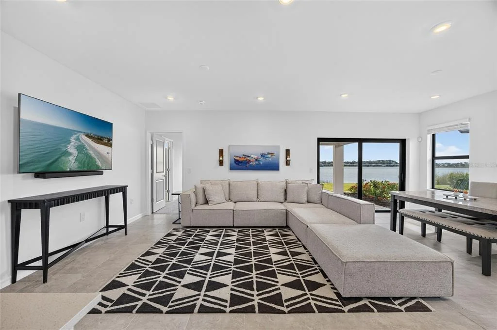 Photo of 6492 SILVERSTAR DRIVE