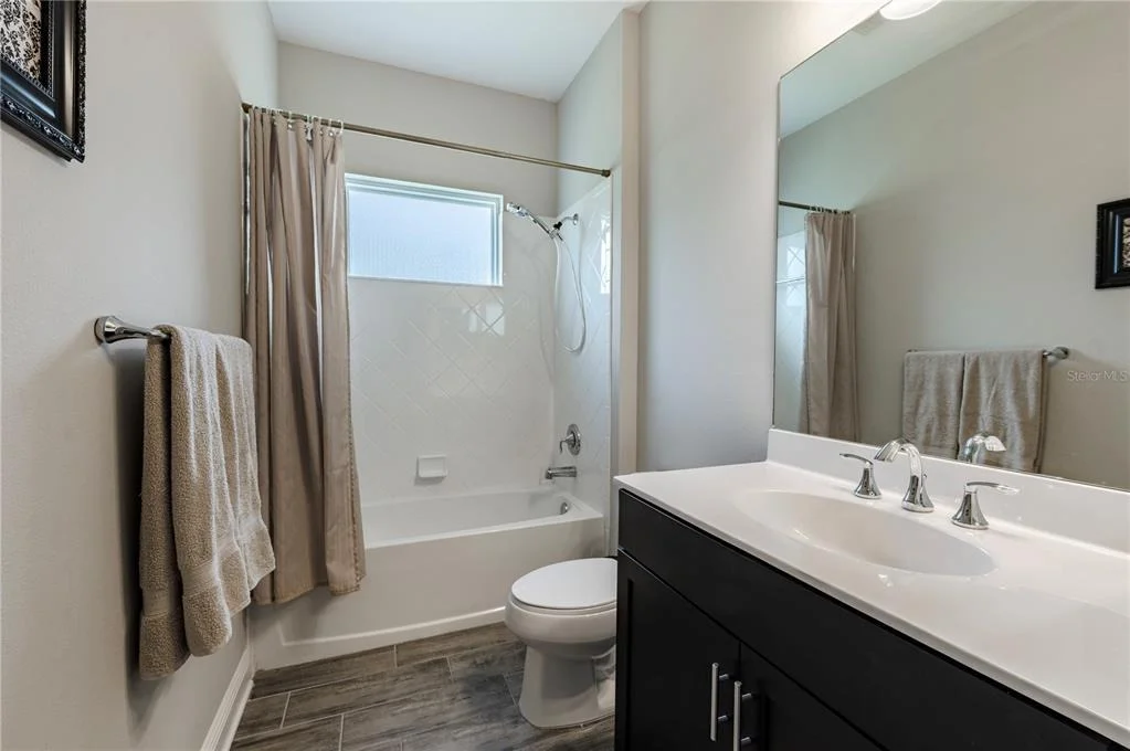 Photo of 1117 THORNBURY DRIVE