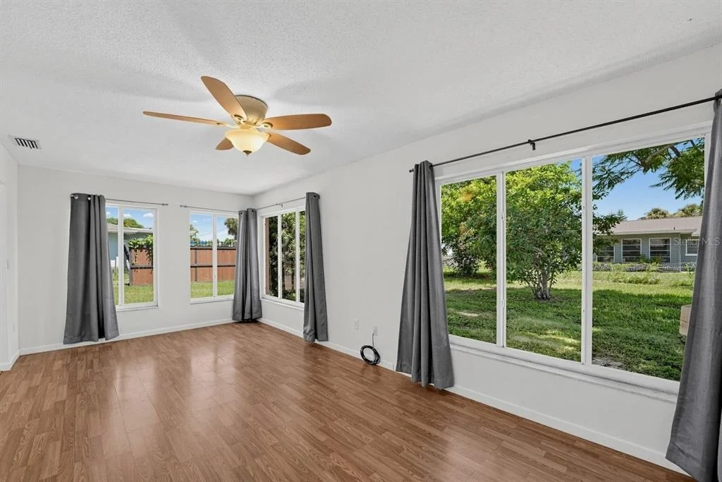Photo of 520 CENTER ROAD