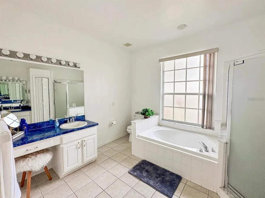 Photo of 344 GROSVENOR LOOP