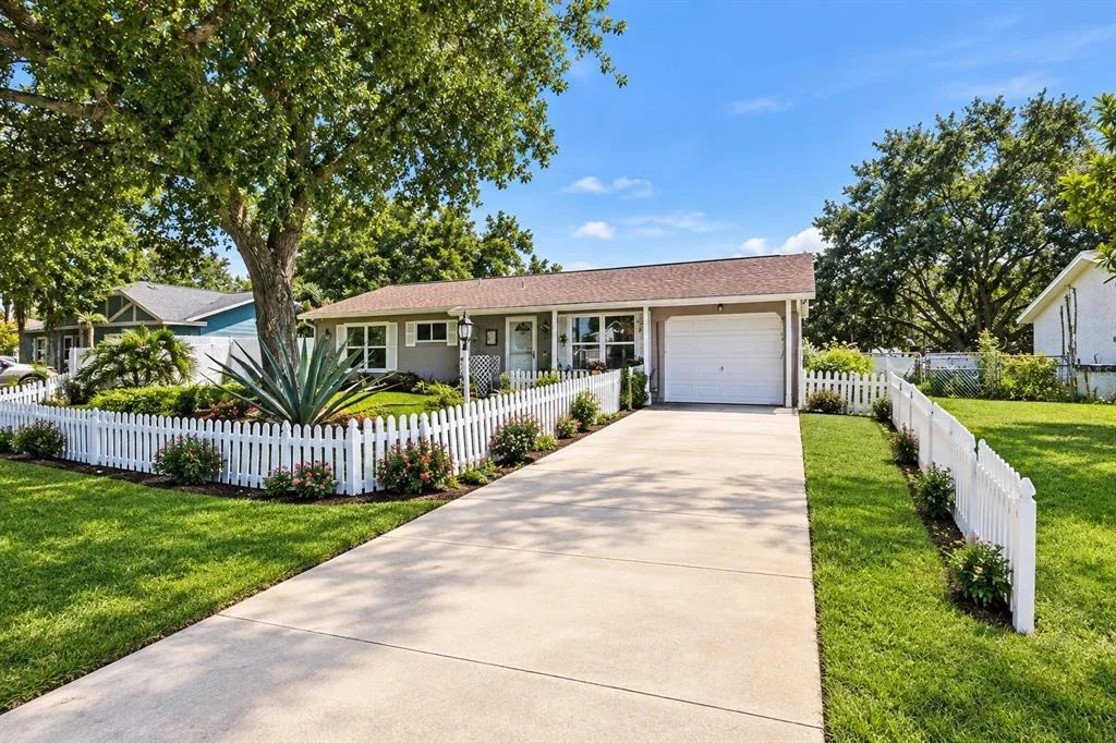 Photo of 35 HICKORY TRACK WAY