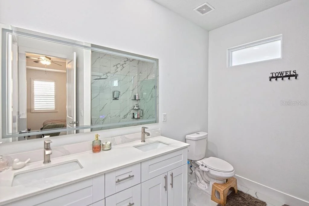 Photo of 3573 NW 18TH AVENUE