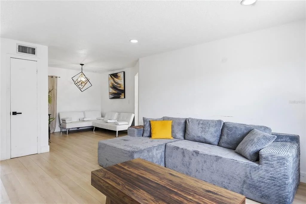 Photo of 835 MARLOWE AVENUE