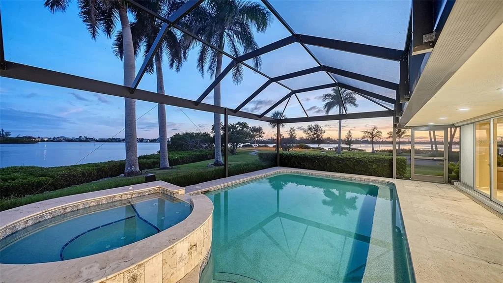 Photo of 321 LOOKOUT POINT DRIVE