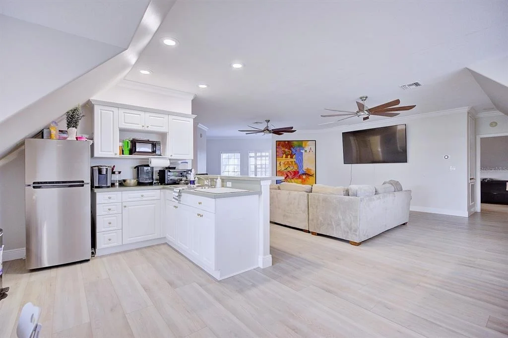 Photo of 492 SUNSET POINTE DRIVE