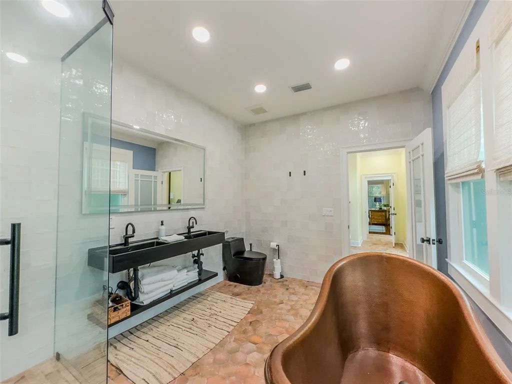Photo of 4946 HALIFAX DRIVE