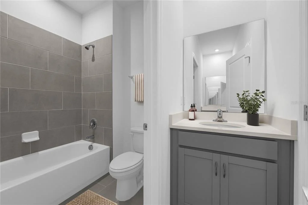 Photo of 5828 CLIFFBOW LOOP