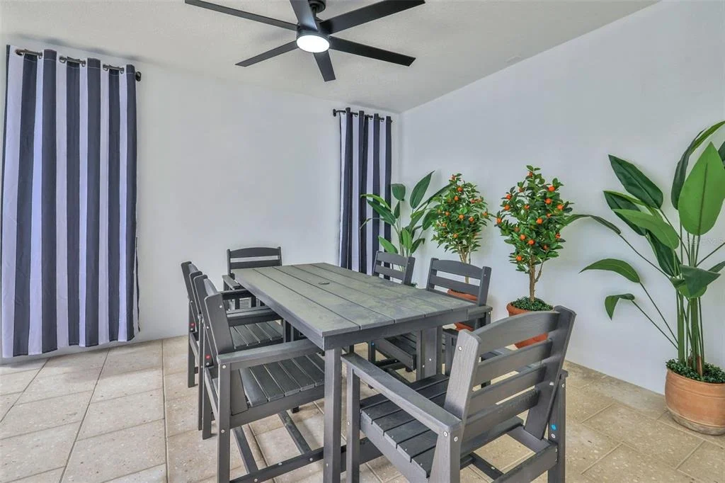 Photo of 39 E PARK AVENUE