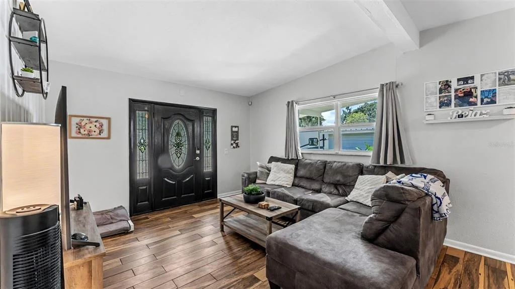 Photo of 680 SUNSET DRIVE