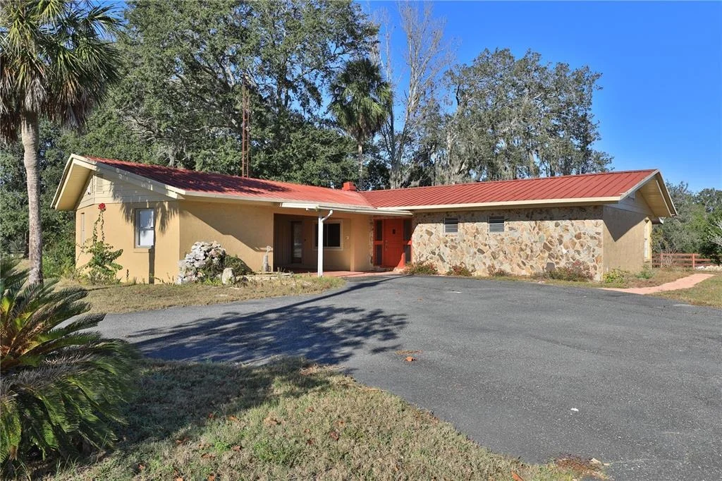 Photo of 2155 SE COUNTY HIGHWAY 484