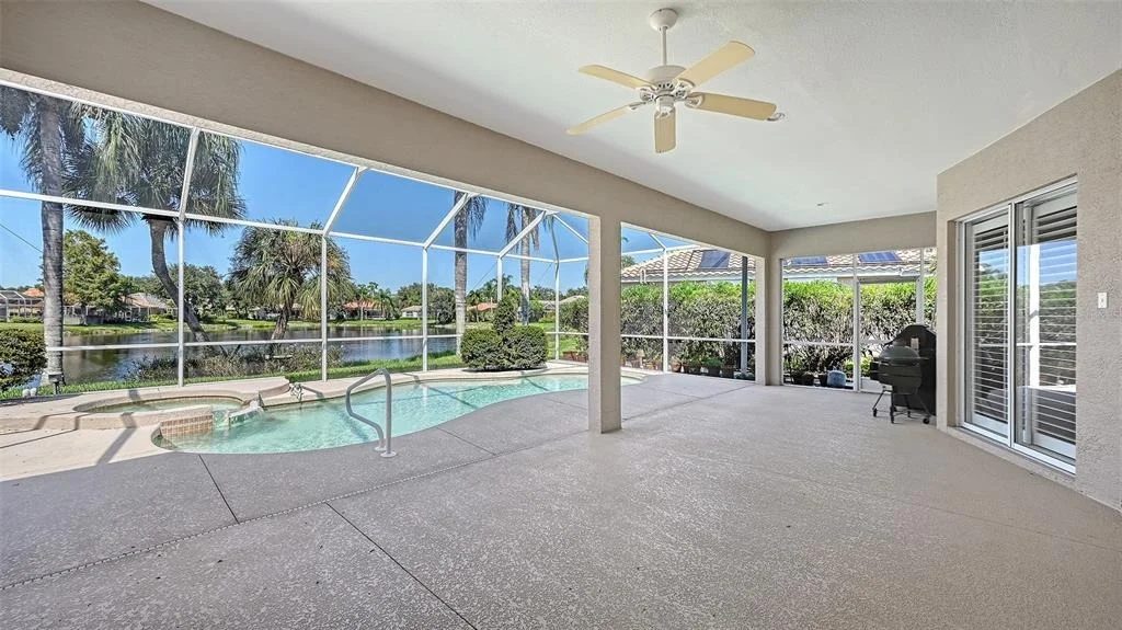 Photo of 335 PARK TRACE BOULEVARD