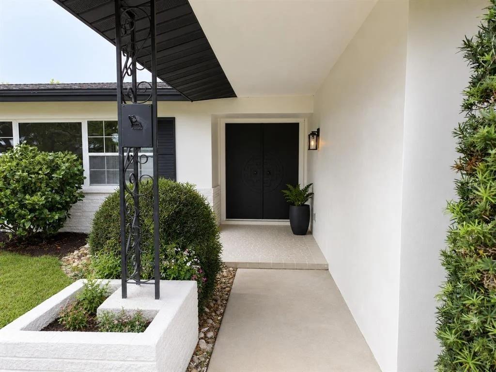 Photo of 810 ALLAMANDA DRIVE