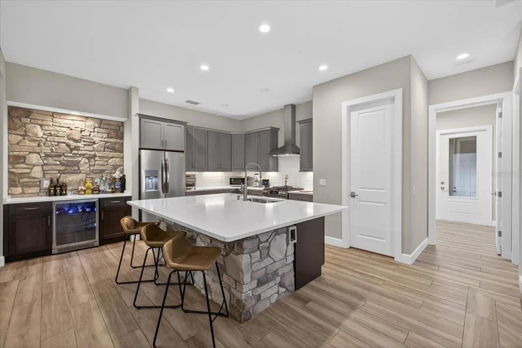 Photo of 1208 SUNSET LANE