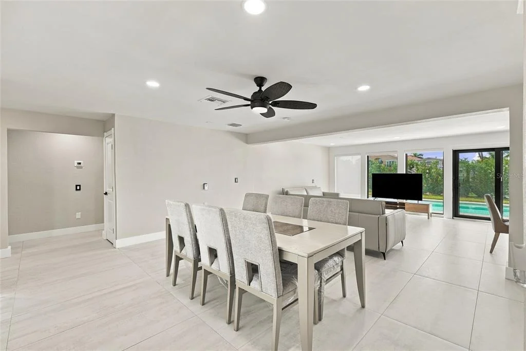 Photo of 556 JOHNS PASS AVENUE