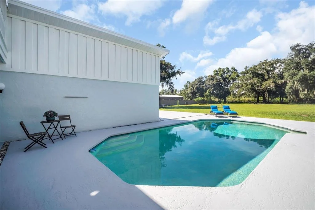 Photo of 810 WARREN ROAD