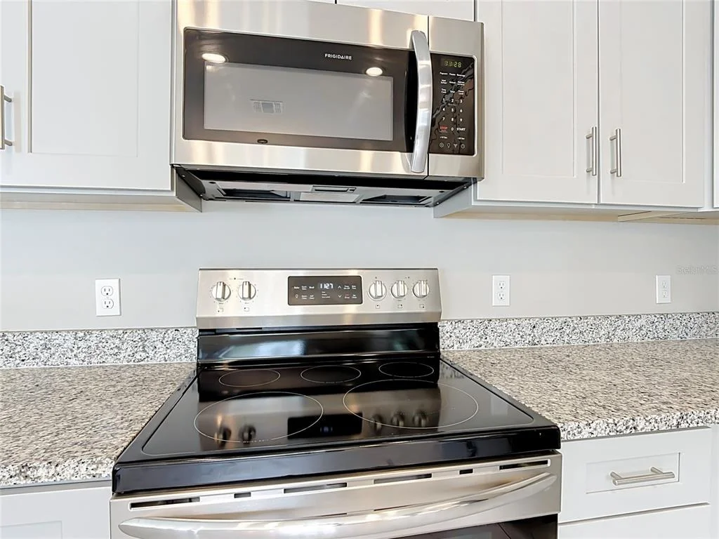 Photo of 106 OAK CIRCLE