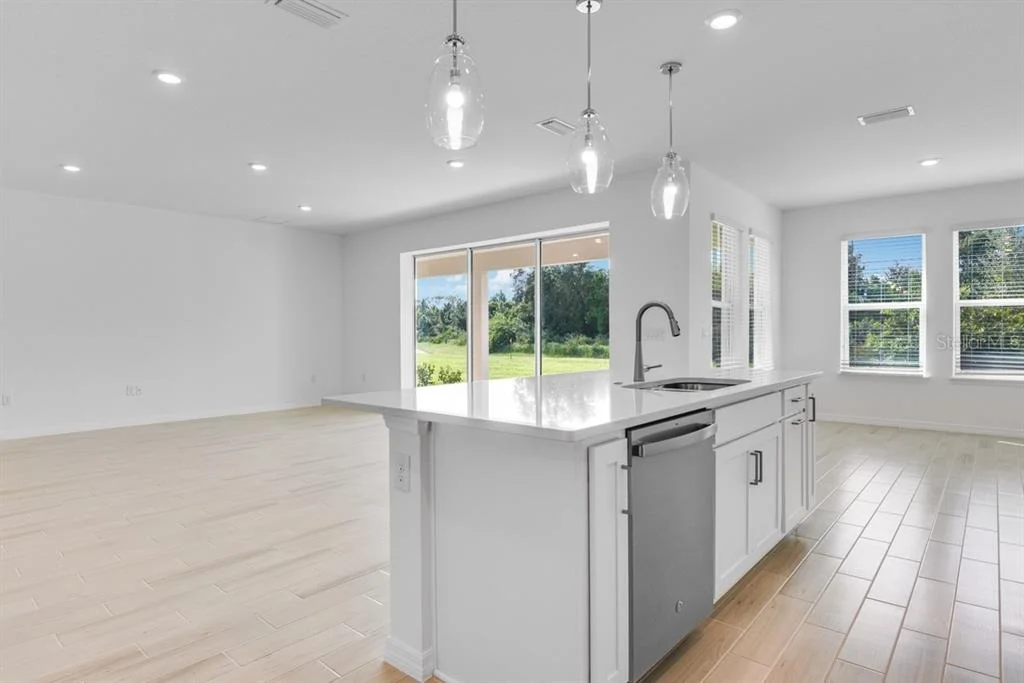 Photo of 846 JUNONIA BOULEVARD
