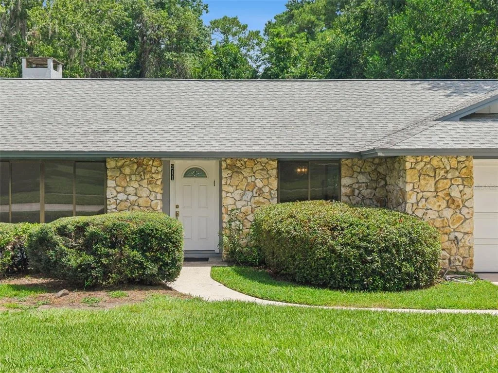 Photo of 211 HICKORY DRIVE