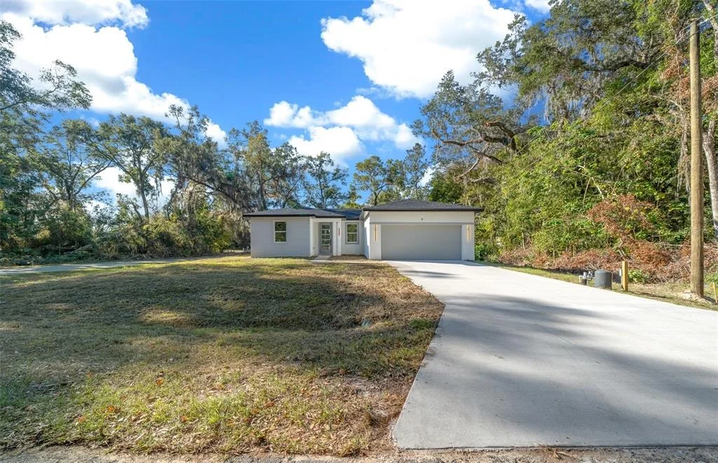 Photo of 4 OAK CIRCLE