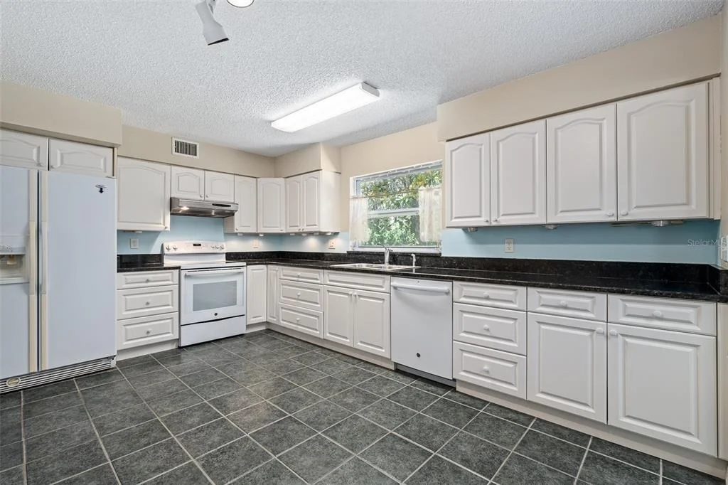 Photo of 5902 KENDREW DRIVE