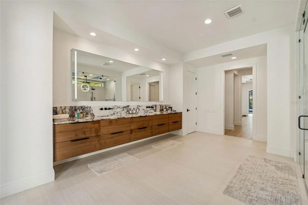 Photo of 17720 ROYAL EAGLE LANE