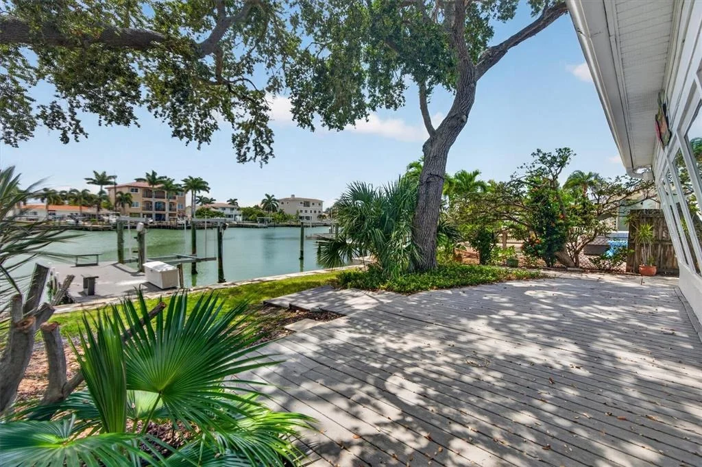 Photo of 541 LILLIAN DRIVE