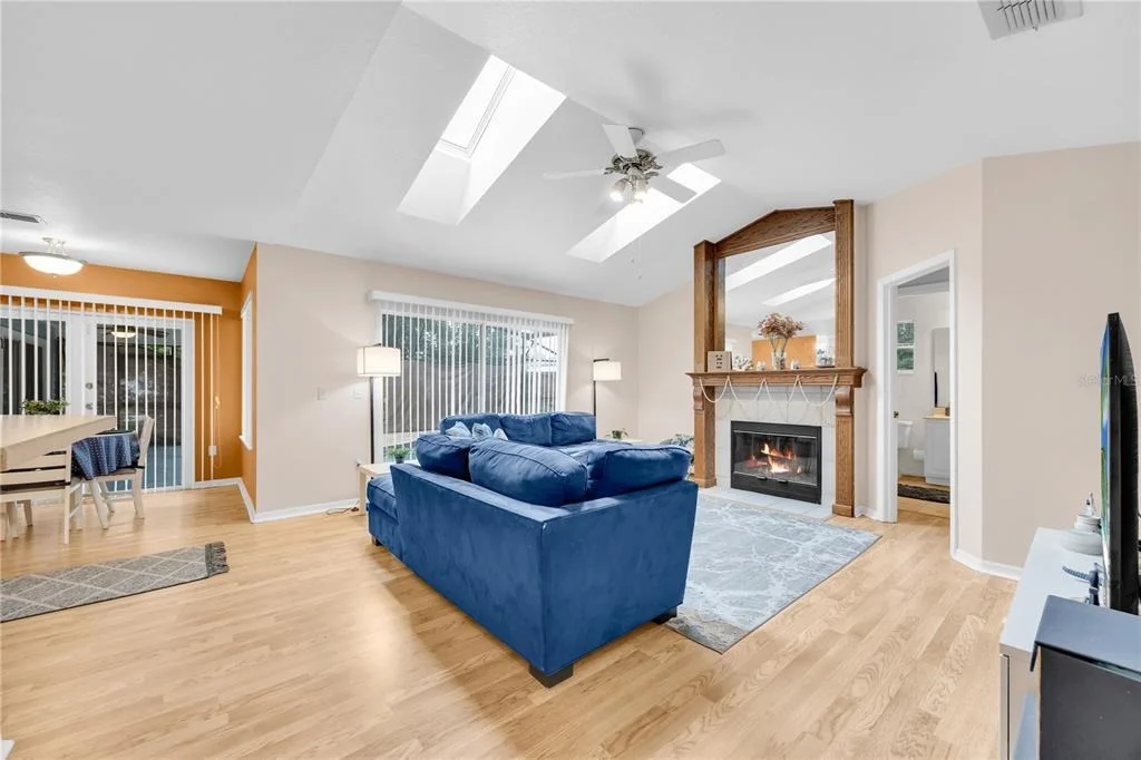 Photo of 170 OAK VIEW CIRCLE