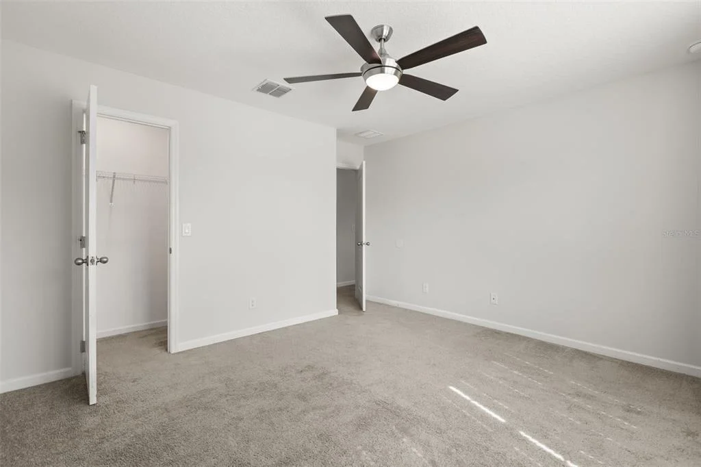 Photo of 2427 LINER AVENUE