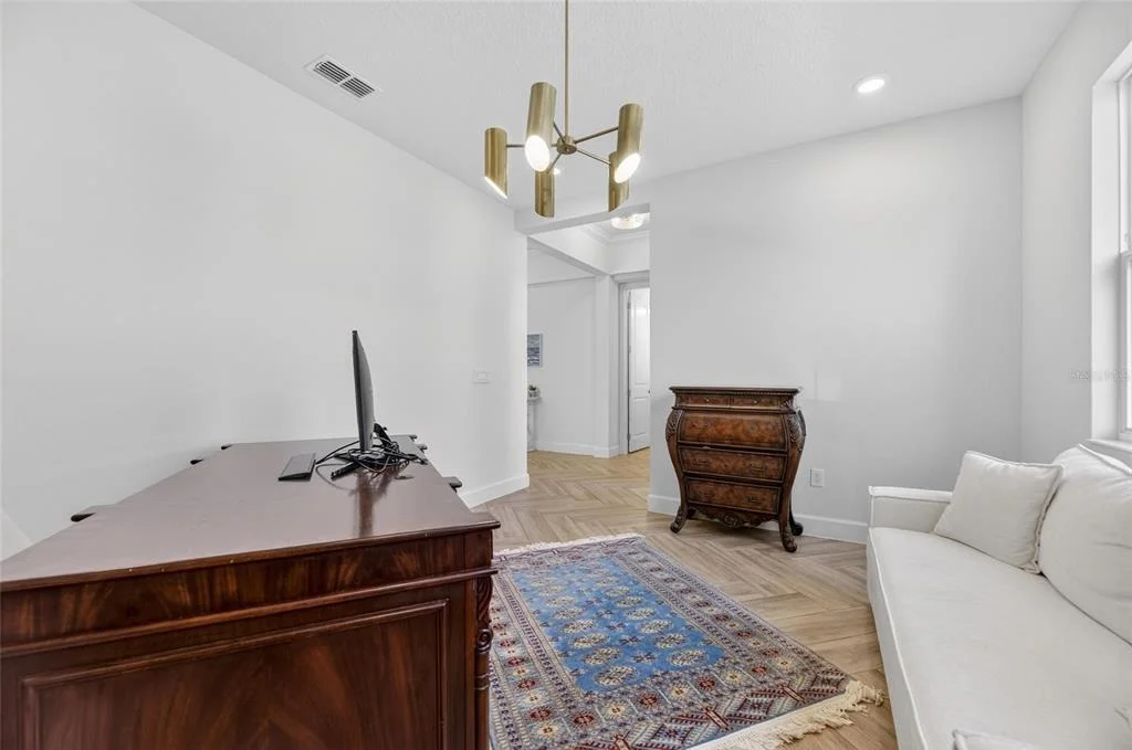 Photo of 914 SIGNET DRIVE