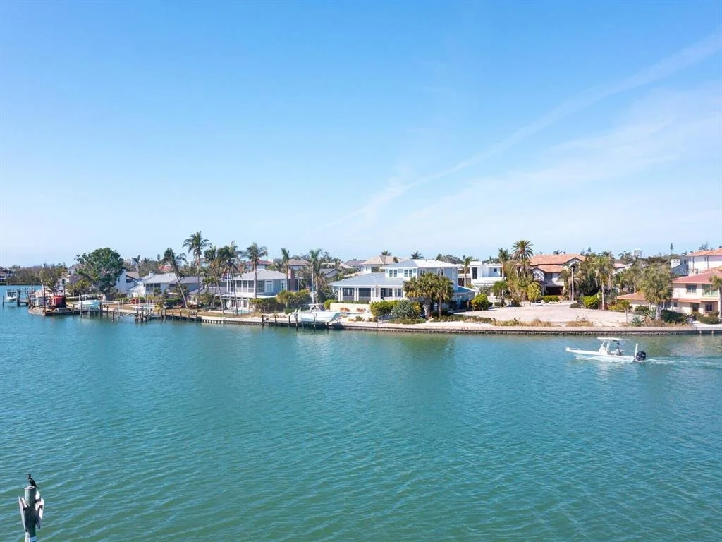 Photo of 894 FREELING DRIVE